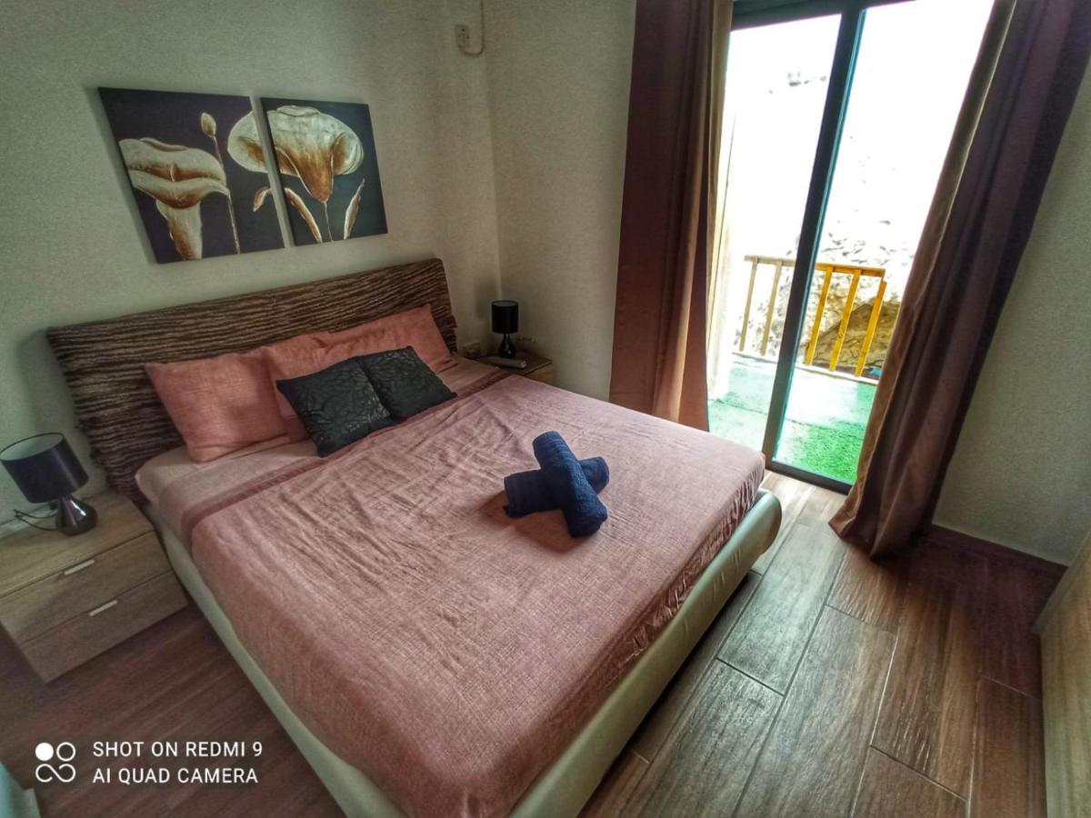 Town House With Private Pool In Village Centre Kalkara Extérieur photo